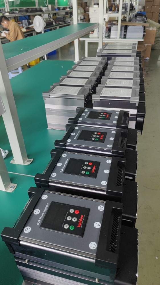 为什么电力调整器的保险丝容易被烧？