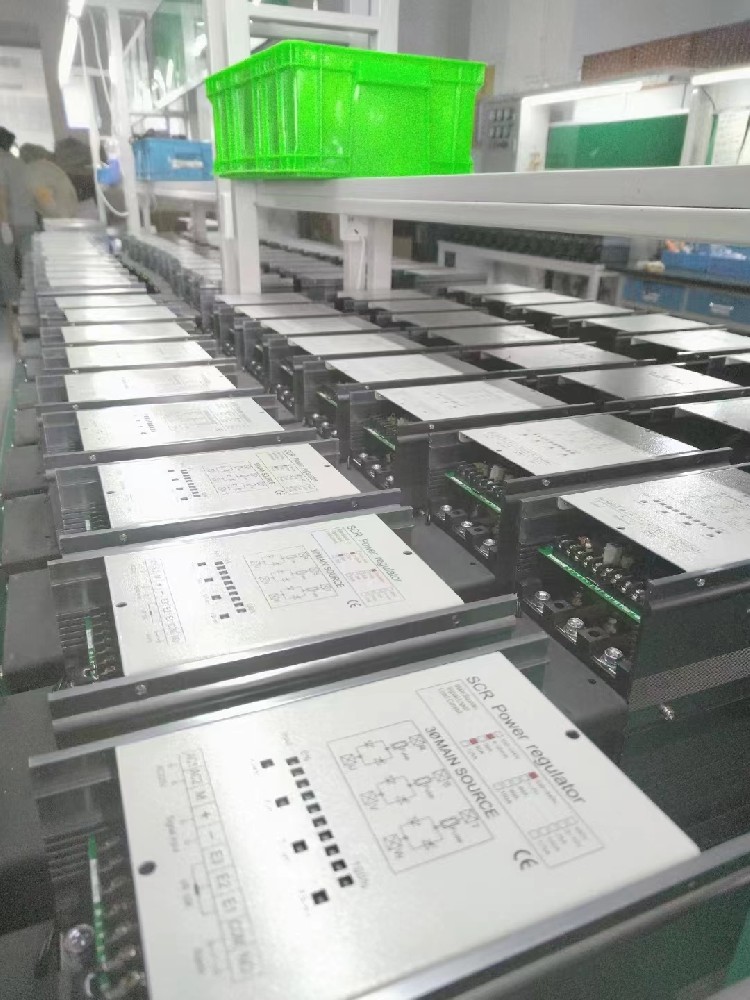 电力调整器的节造算法对其动态响应机能有多大的提升作用？