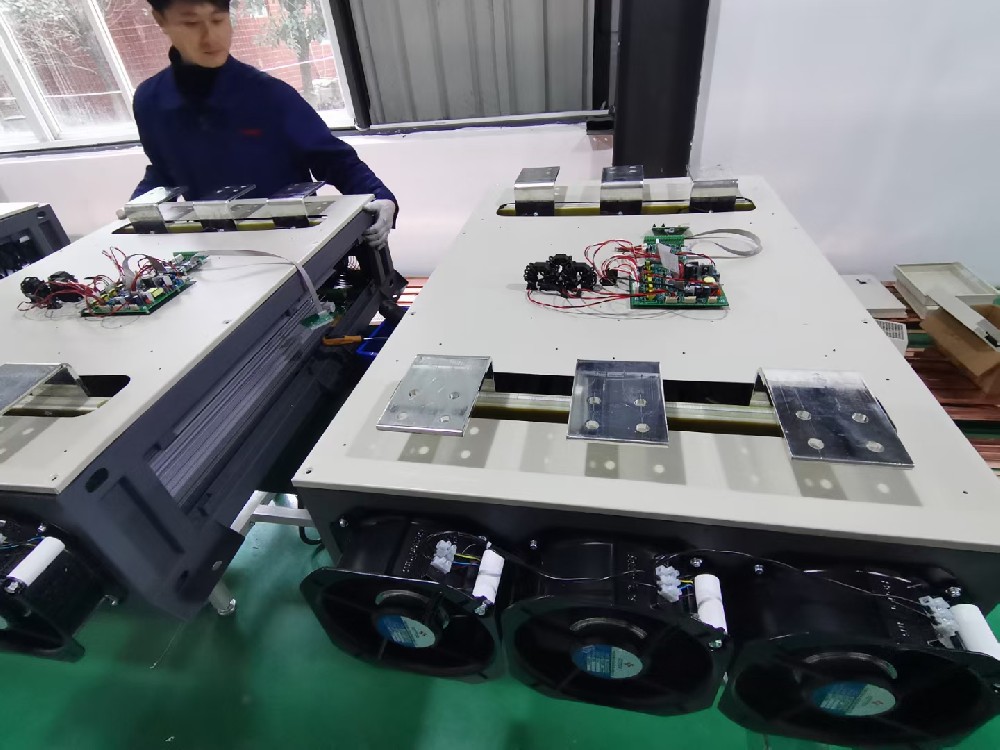 电力调整器在海优势电场的利用中，若何应对湿润、高盐等恶劣环境？