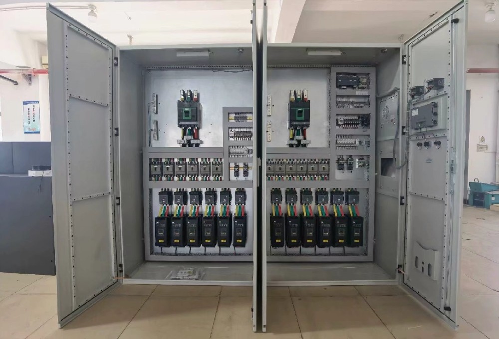 不幼心将电力调整器的表壳败坏，自行更换表壳会不会影响设备的防护等级和正常使用？